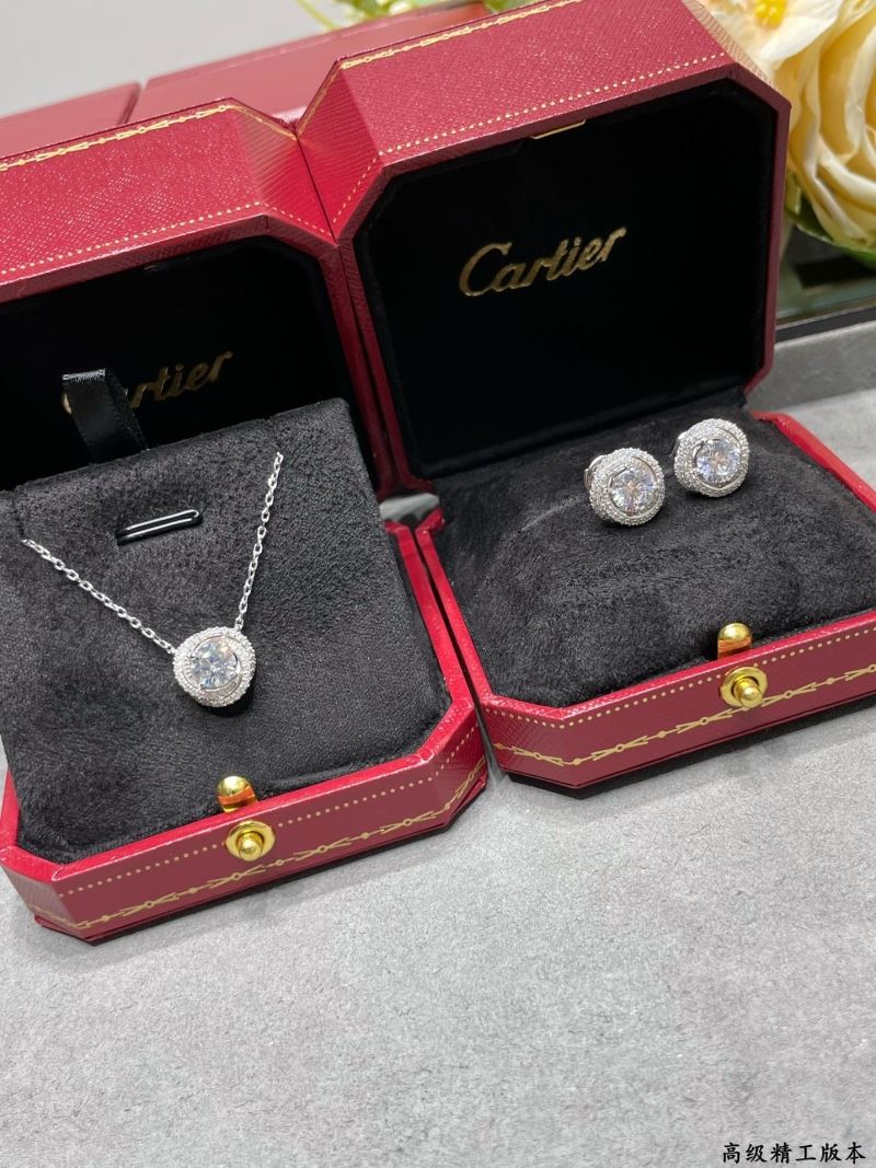 Ca*t1er necklaces